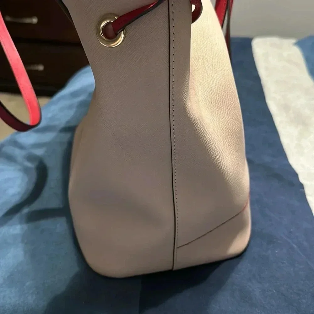 MK Michael Kors LOVE Drawstring Ballet Pink Voyager Jet Tote Bag